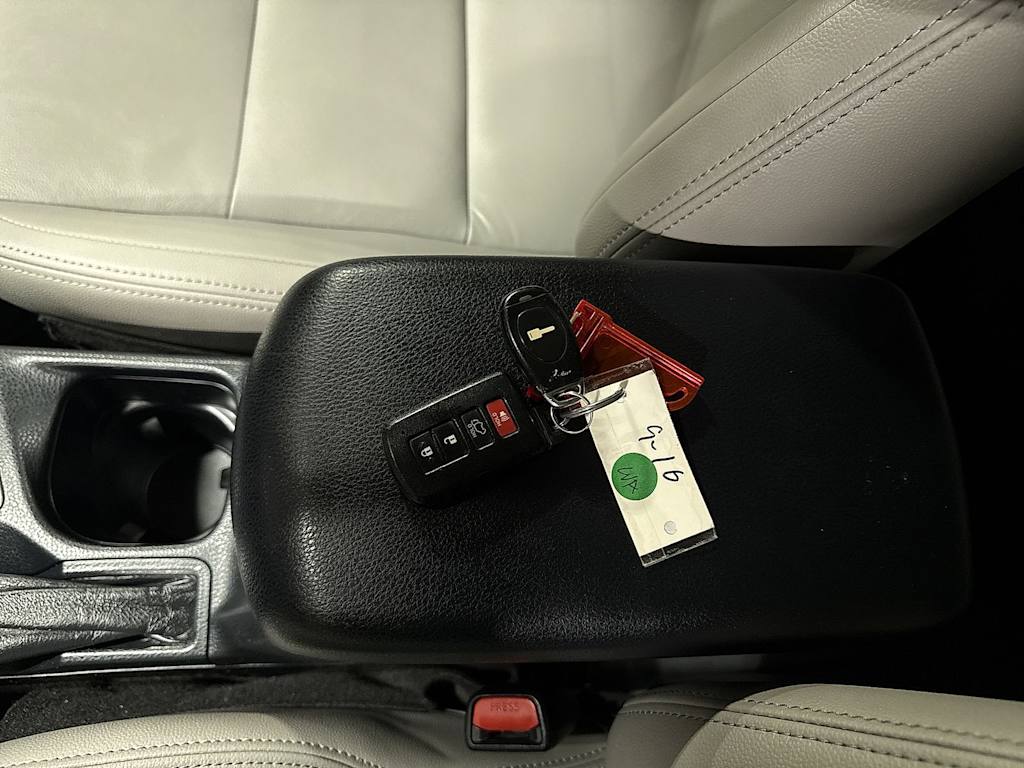 Thumbnail: 2016 Toyota RAV4 - 17