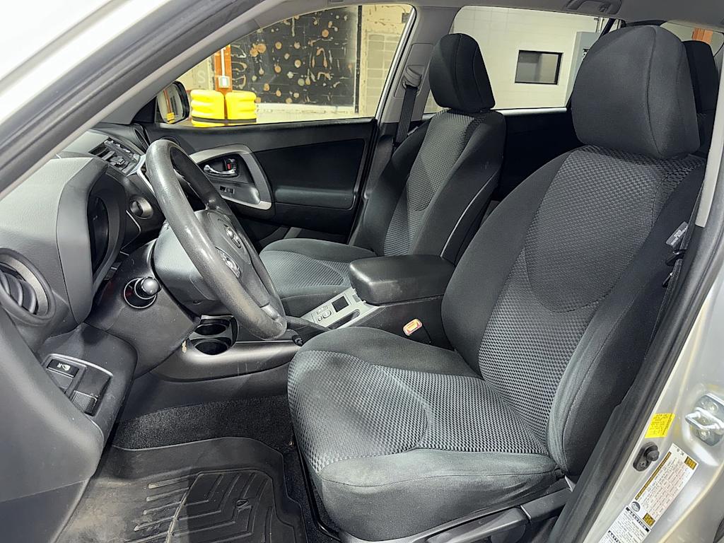 Thumbnail: 2012 Toyota RAV4 - 10