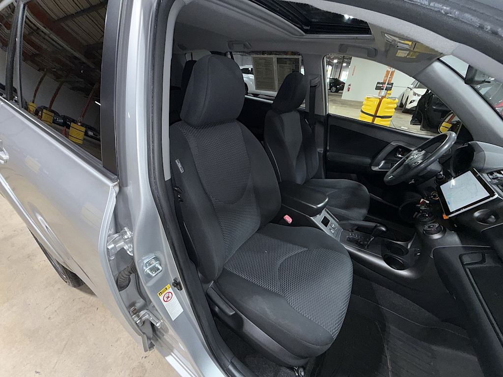 Thumbnail: 2012 Toyota RAV4 - 11