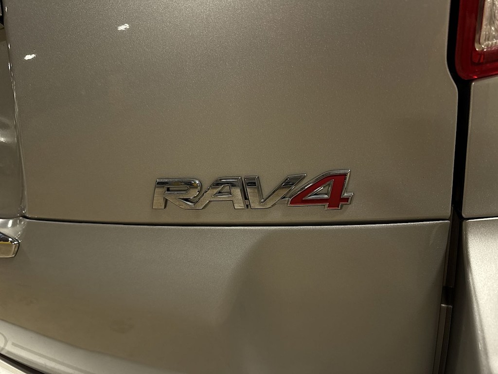 Thumbnail: 2012 Toyota RAV4 - 6