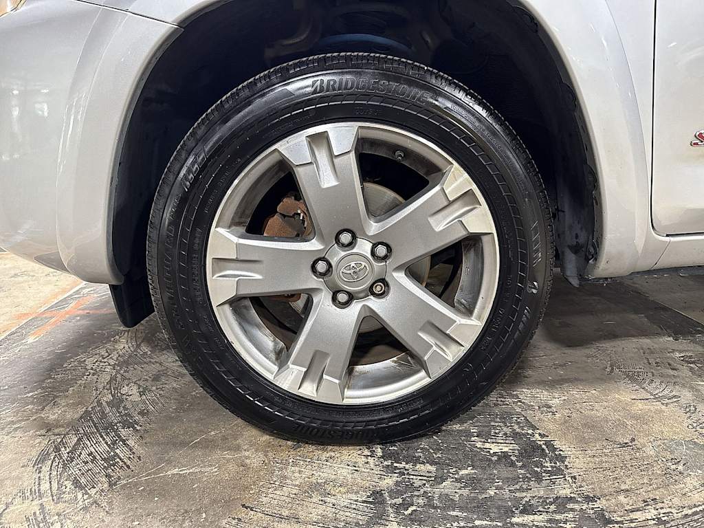 Thumbnail: 2012 Toyota RAV4 - 7