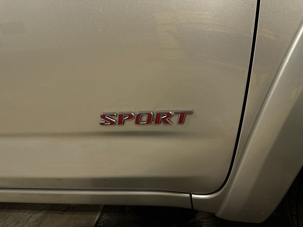 Thumbnail: 2012 Toyota RAV4 - 30