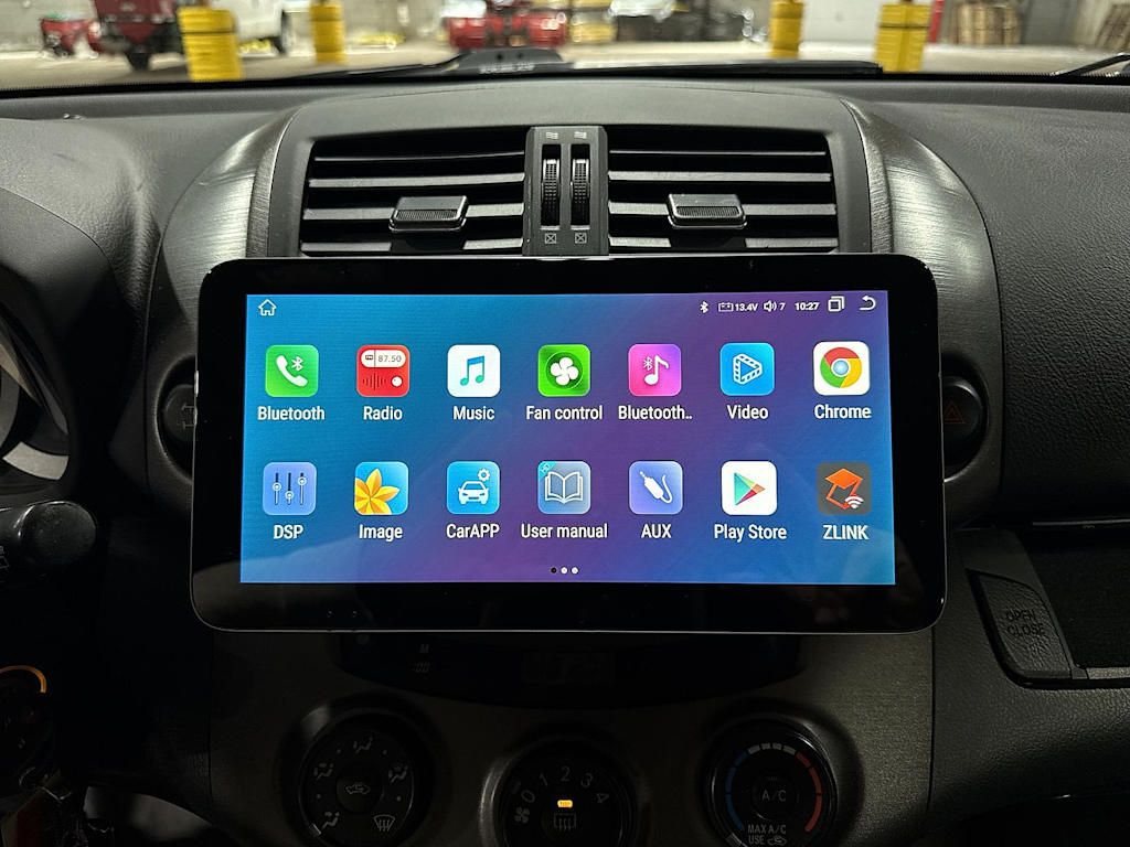 Thumbnail: 2012 Toyota RAV4 - 25