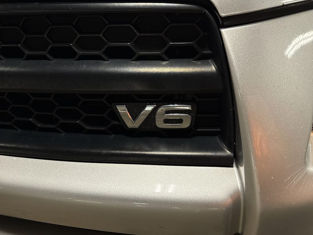 Thumbnail: 2012 Toyota RAV4 - 31