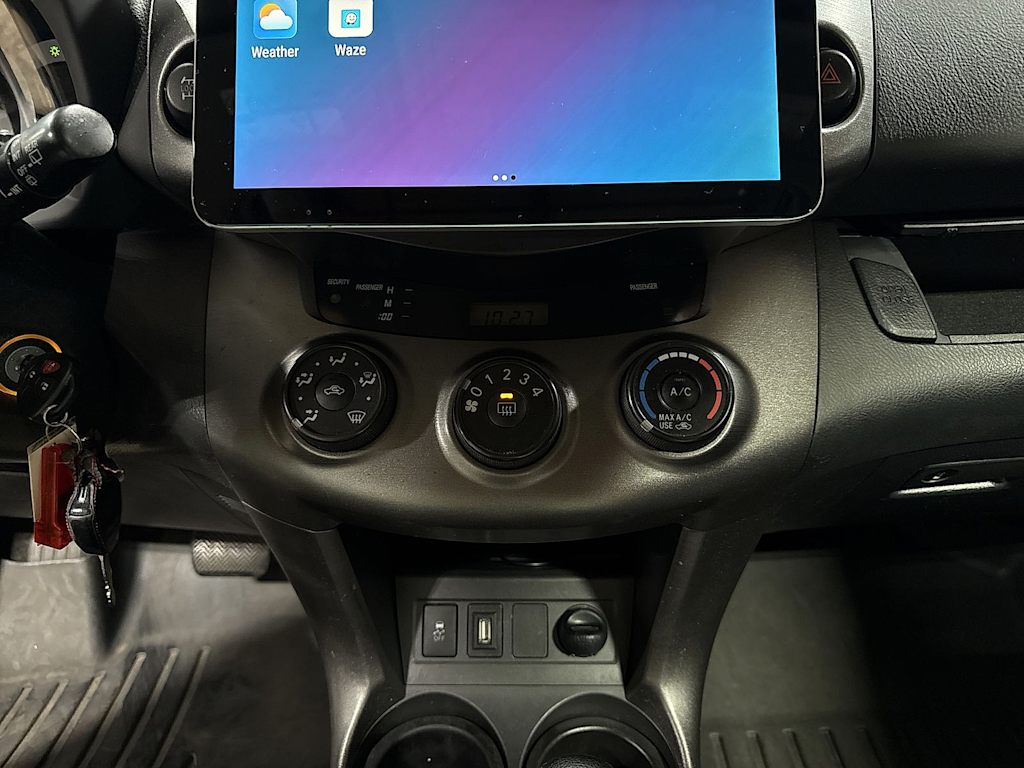 Thumbnail: 2012 Toyota RAV4 - 26