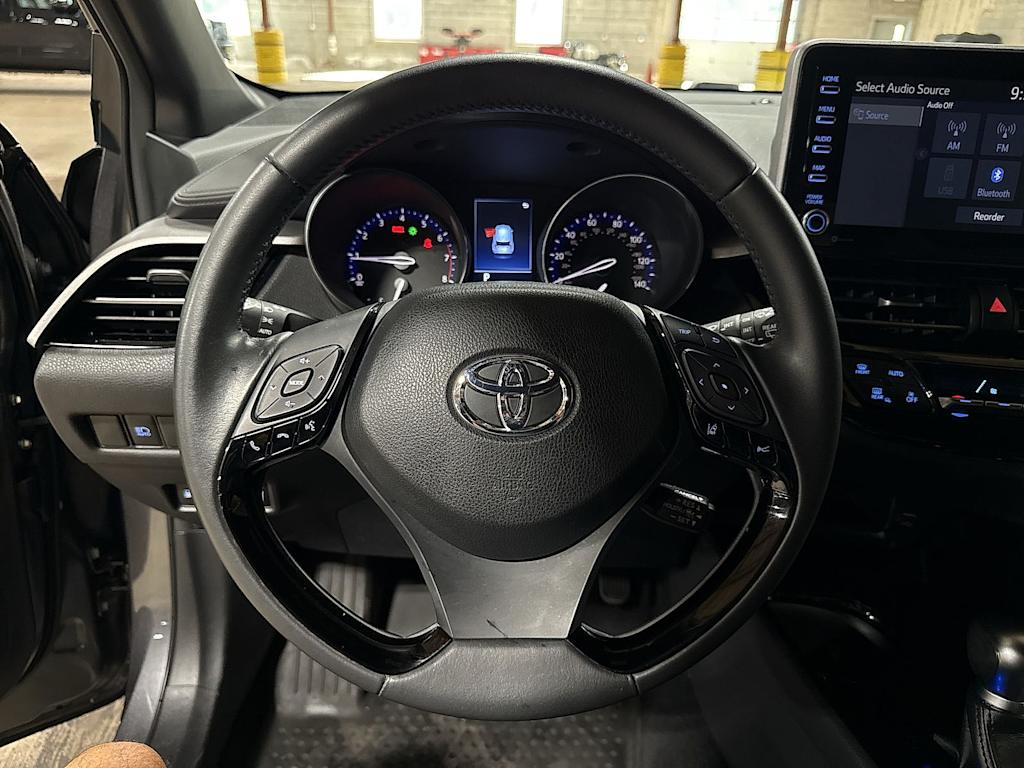 Thumbnail: 2022 Toyota C-HR - 2