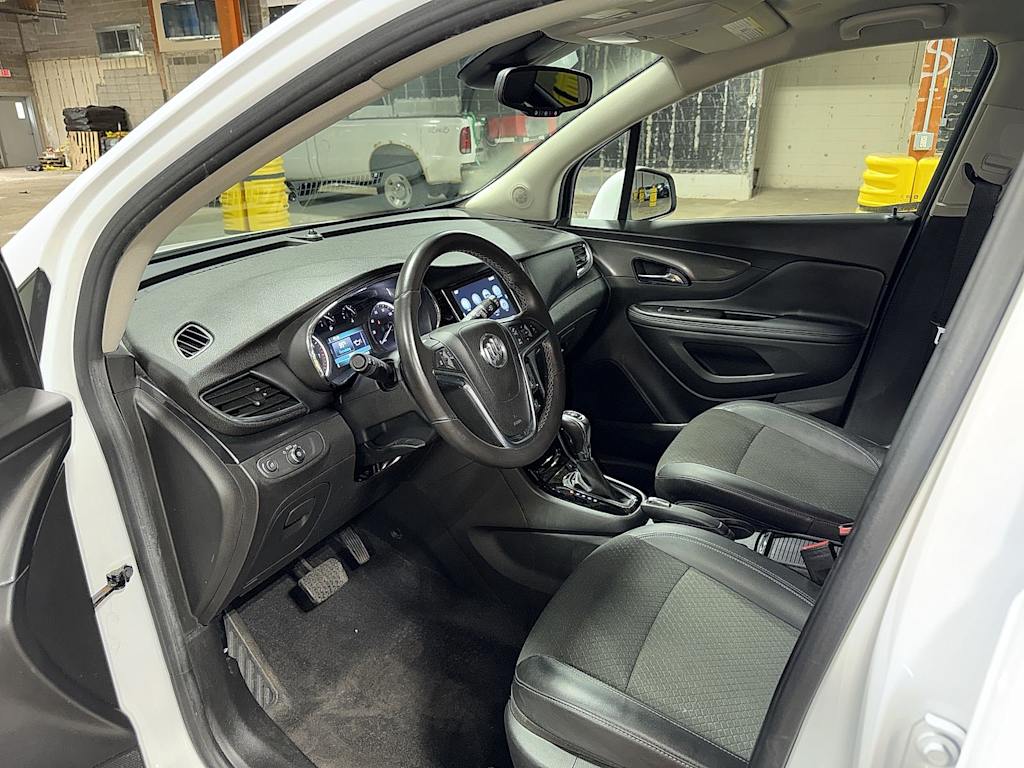 Thumbnail: 2018 Buick Encore - 28