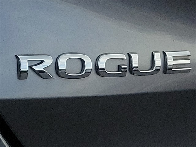 2015 Nissan Rogue S 25