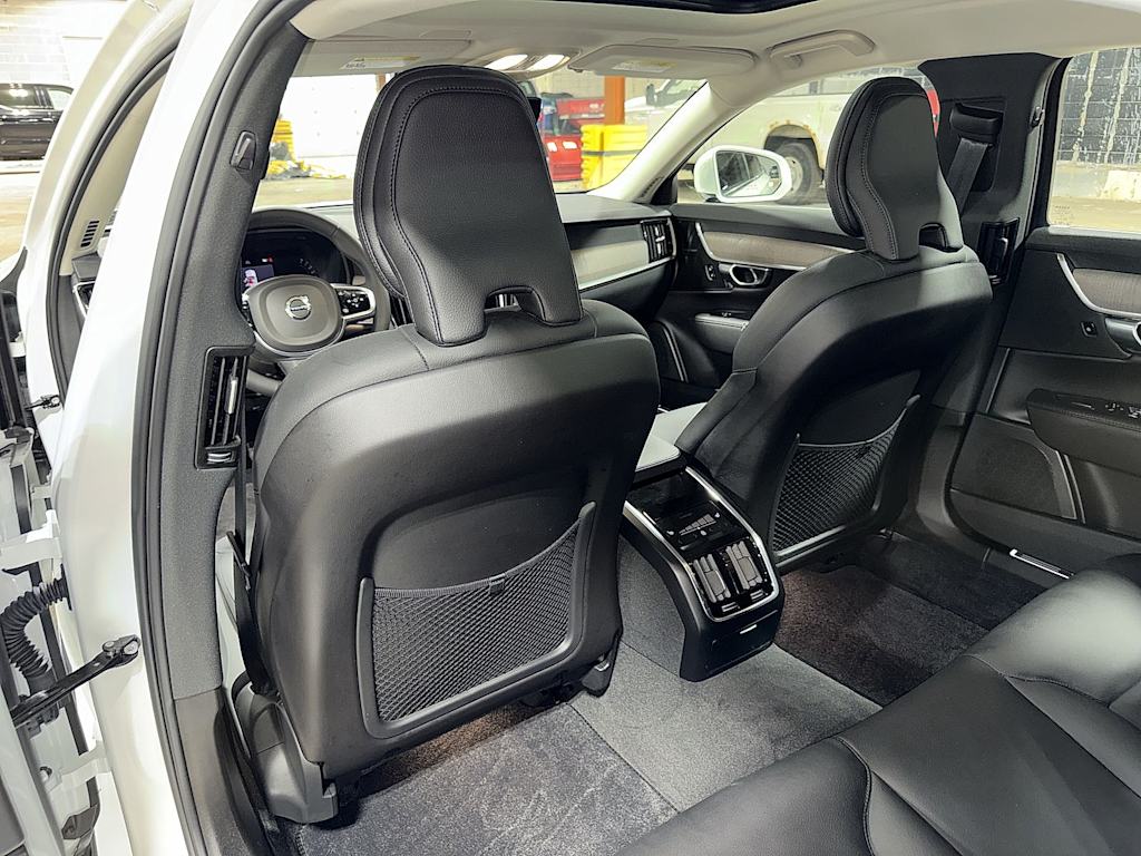 Thumbnail: 2025 Volvo S90 - 31