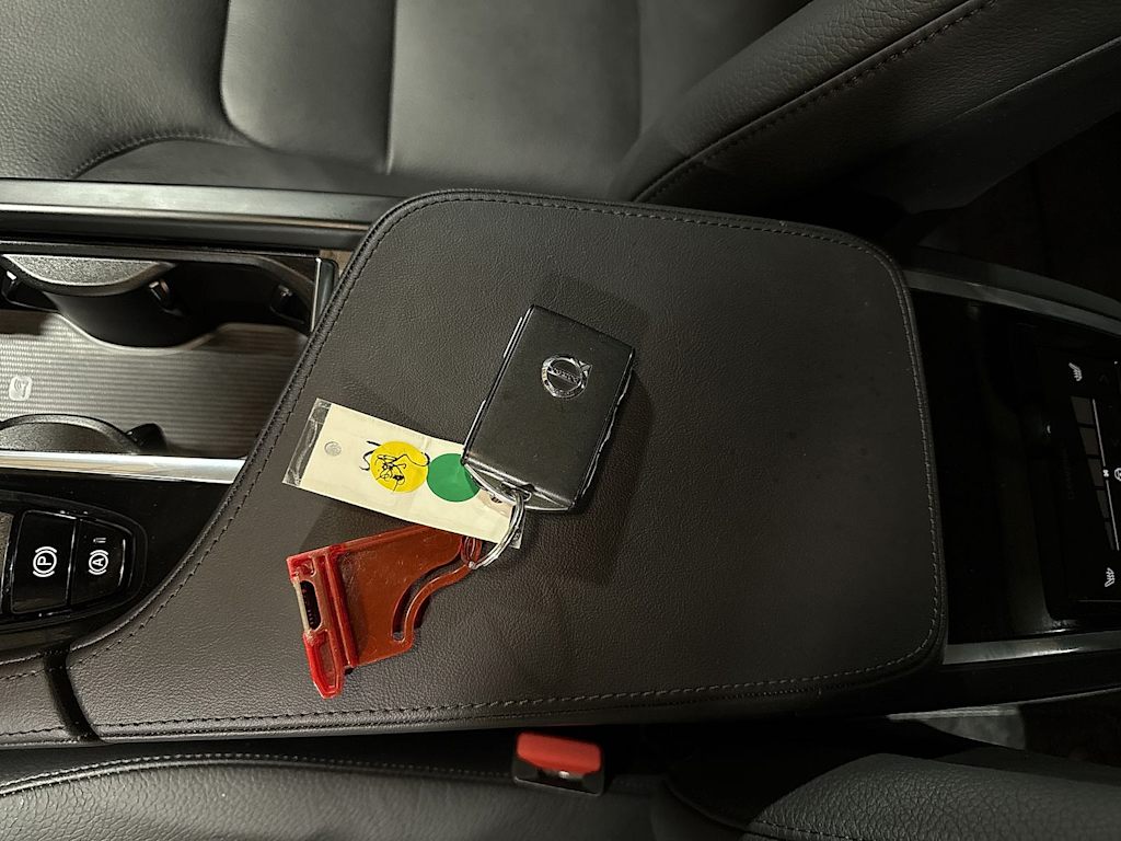 Thumbnail: 2025 Volvo S90 - 16