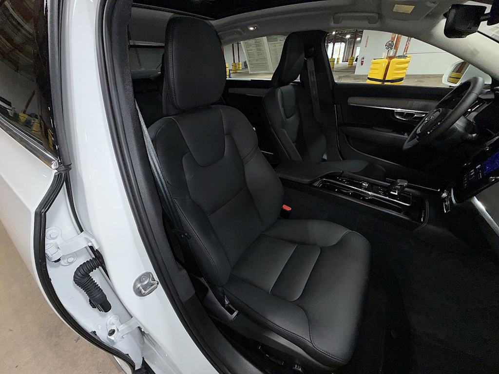 Thumbnail: 2025 Volvo S90 - 10