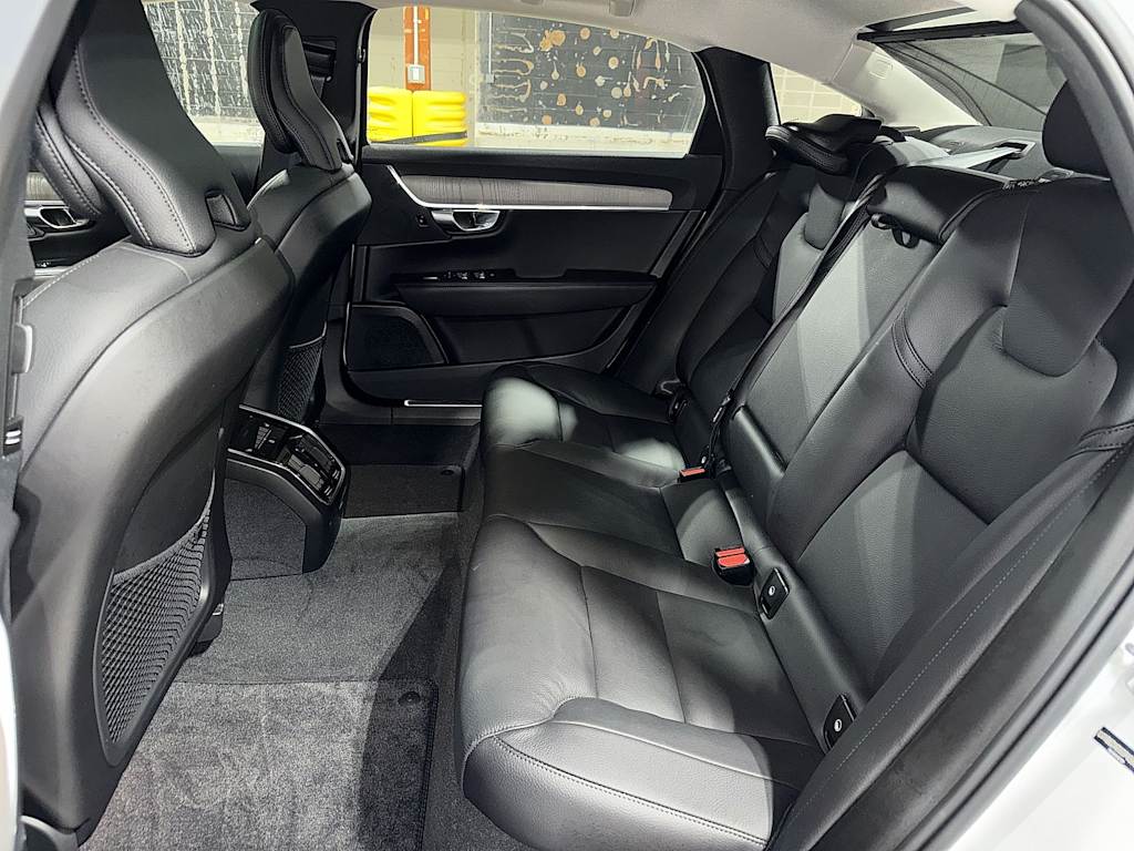 Thumbnail: 2025 Volvo S90 - 11