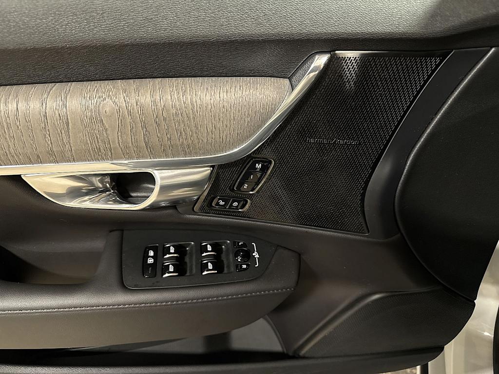 Thumbnail: 2025 Volvo S90 - 27