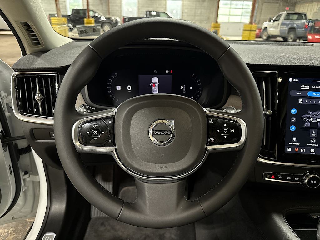 Thumbnail: 2025 Volvo S90 - 2