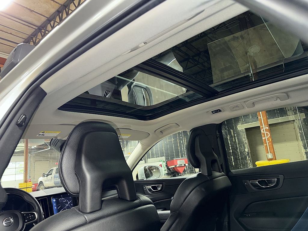 Thumbnail: 2018 Volvo XC60 - 28