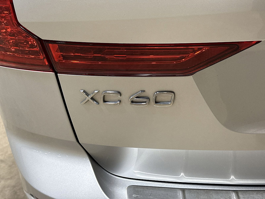 Thumbnail: 2018 Volvo XC60 - 6