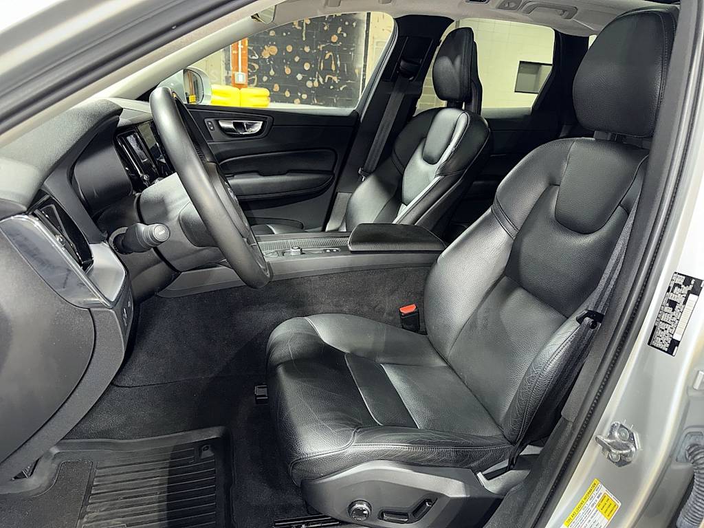 Thumbnail: 2018 Volvo XC60 - 9