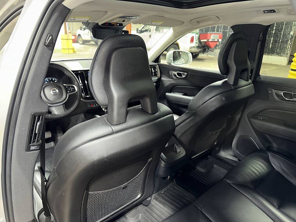 Thumbnail: 2018 Volvo XC60 - 31