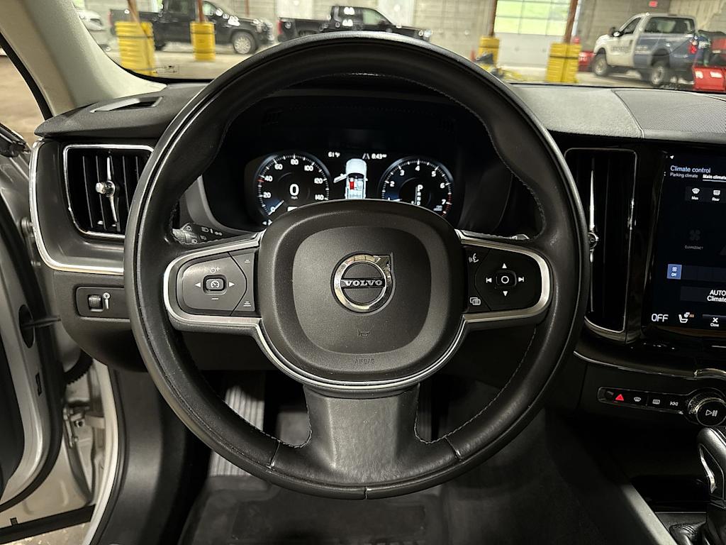Thumbnail: 2018 Volvo XC60 - 2