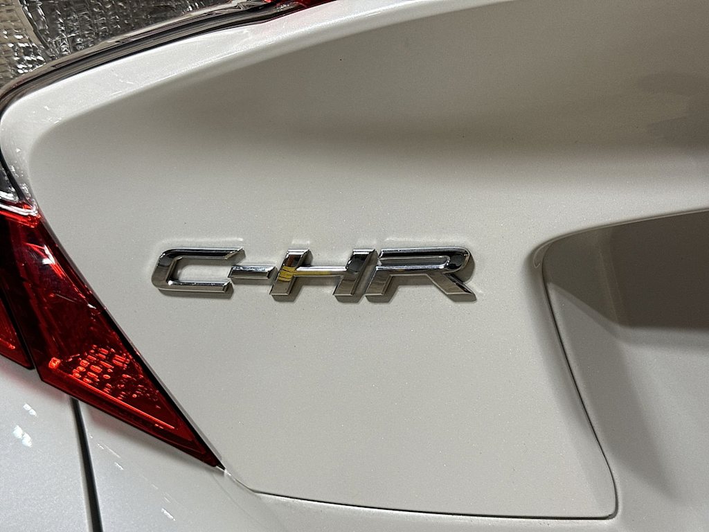 Thumbnail: 2022 Toyota C-HR - 5