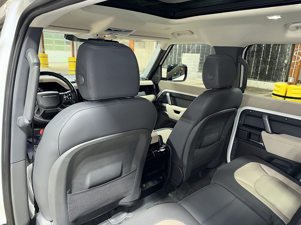 Thumbnail: 2023 Land Rover Defender - 31