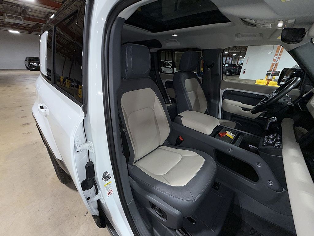 Thumbnail: 2023 Land Rover Defender - 10