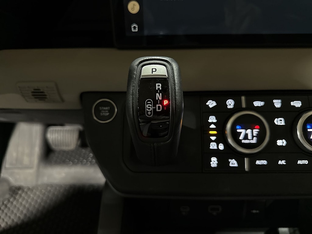 Thumbnail: 2023 Land Rover Defender - 34