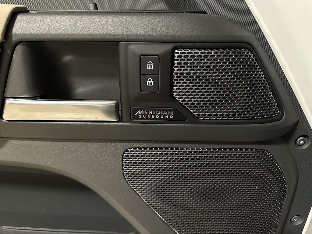 Thumbnail: 2023 Land Rover Defender - 33