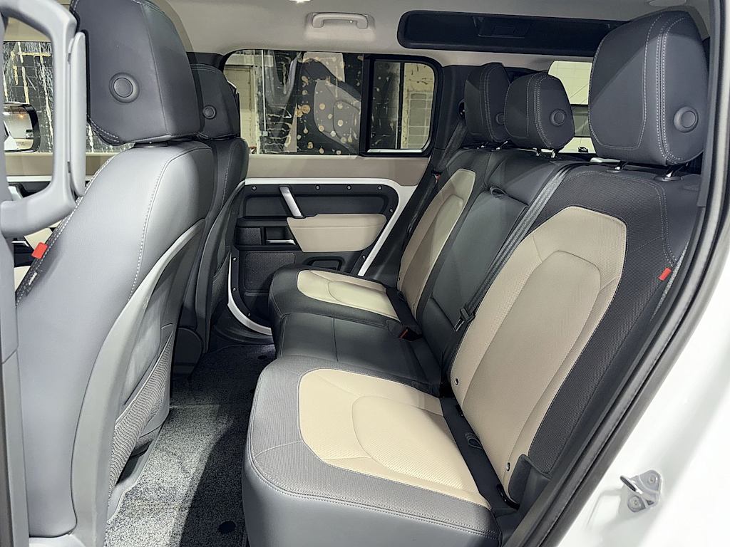 Thumbnail: 2023 Land Rover Defender - 22