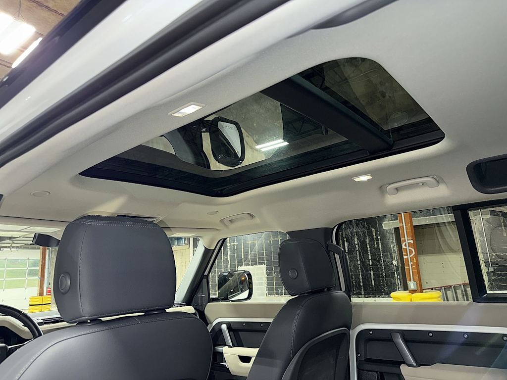 Thumbnail: 2023 Land Rover Defender - 28