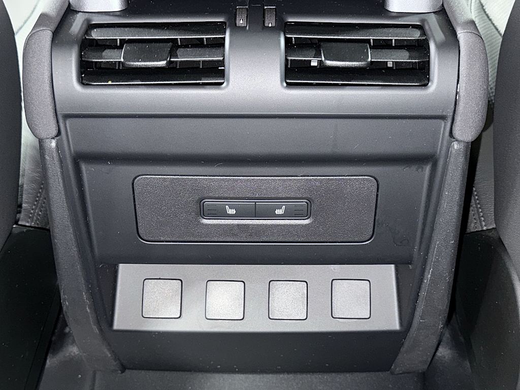 Thumbnail: 2023 Land Rover Defender - 30