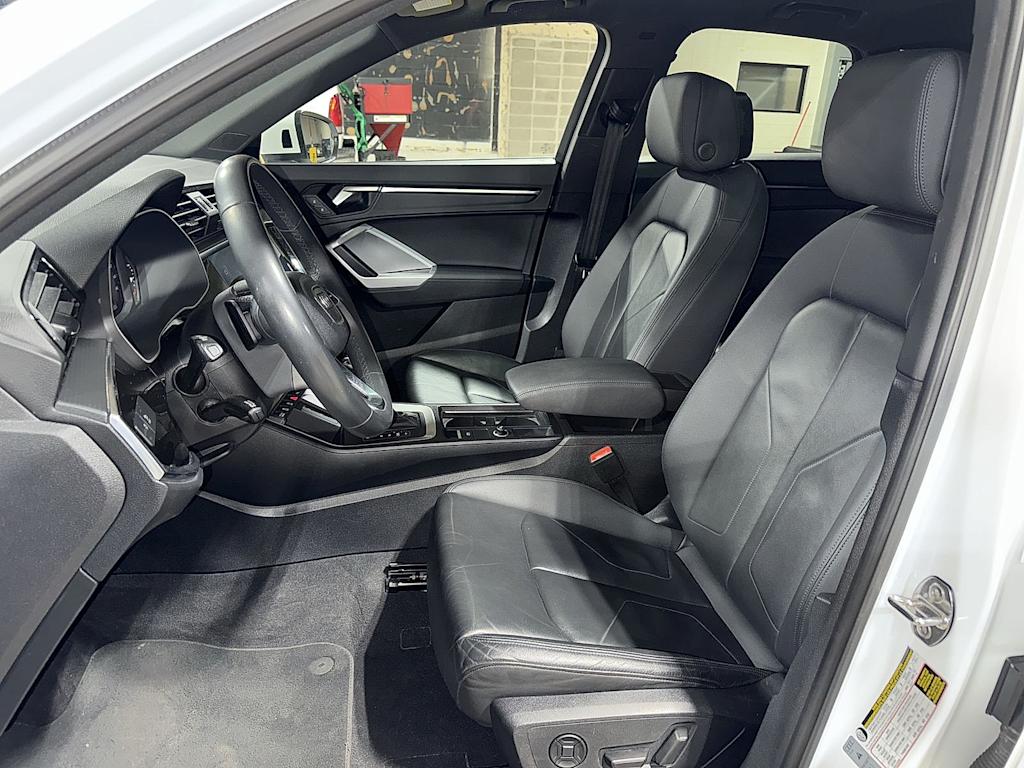 Thumbnail: 2023 Audi Q3 - 8