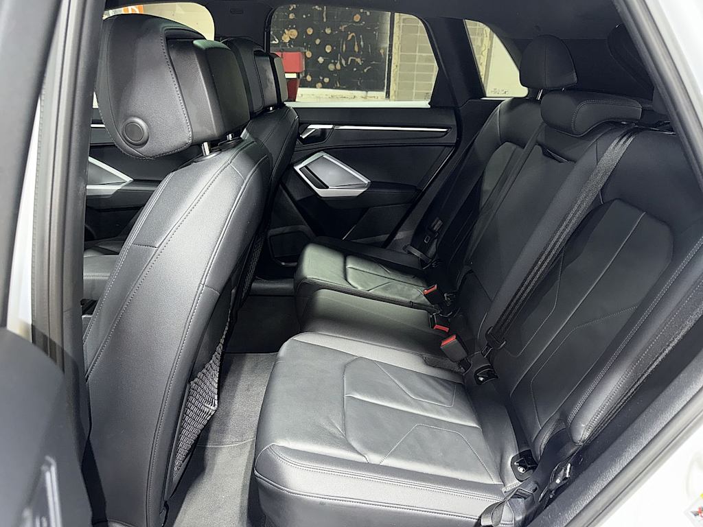 Thumbnail: 2023 Audi Q3 - 10