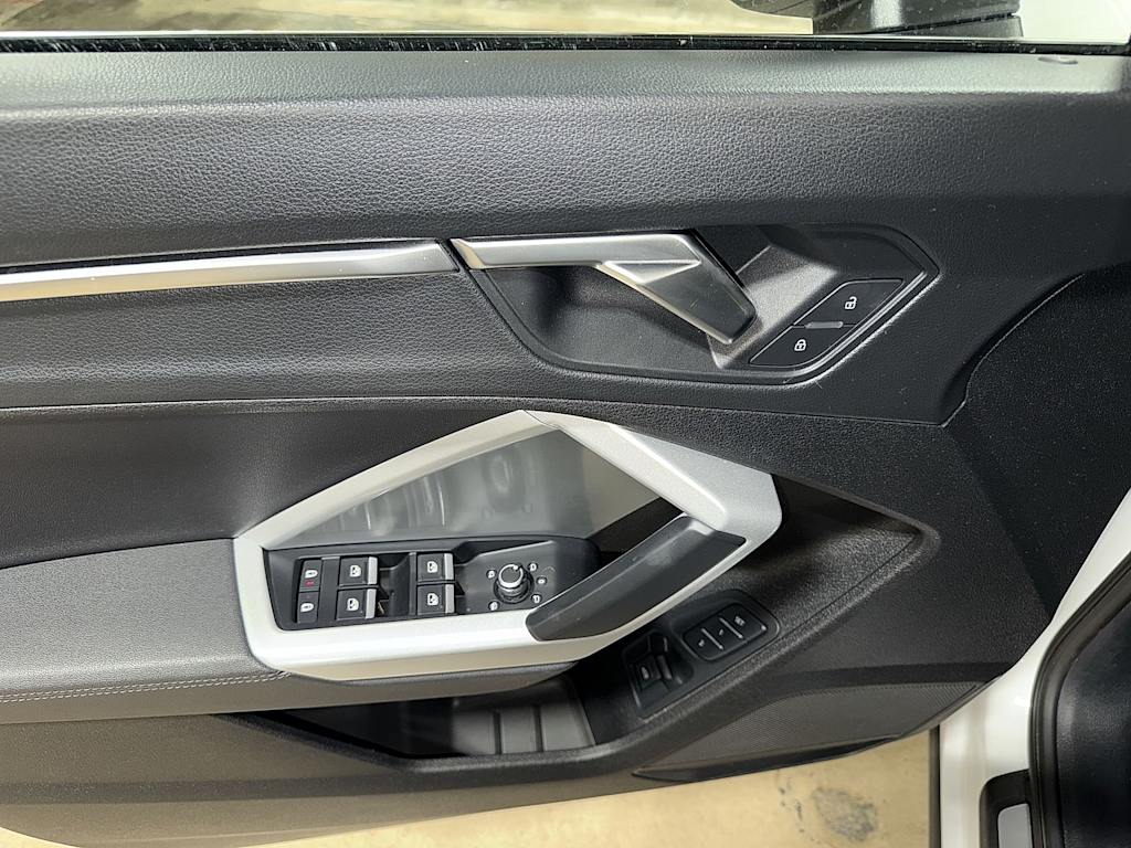 Thumbnail: 2023 Audi Q3 - 23