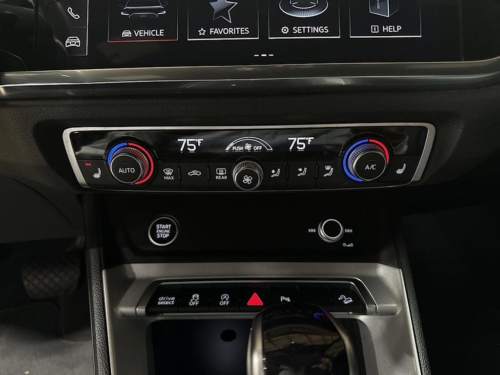 Thumbnail: 2023 Audi Q3 - 22