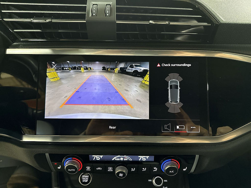 Thumbnail: 2023 Audi Q3 - 11