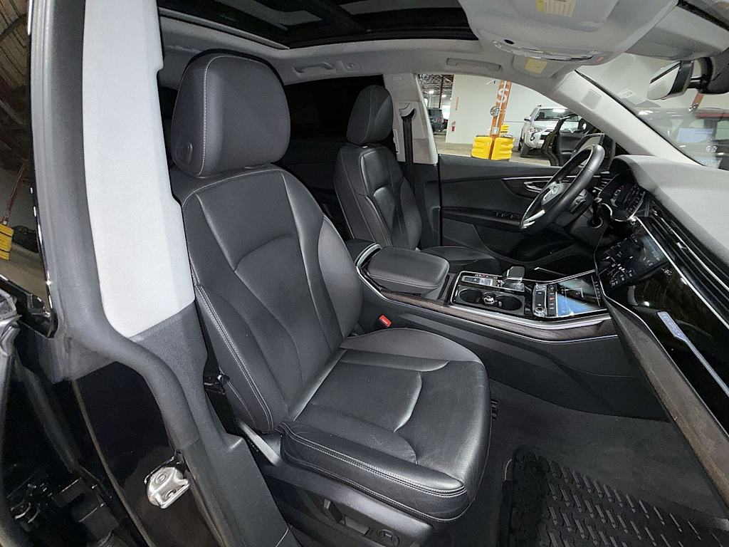 Thumbnail: 2020 Audi Q8 - 11