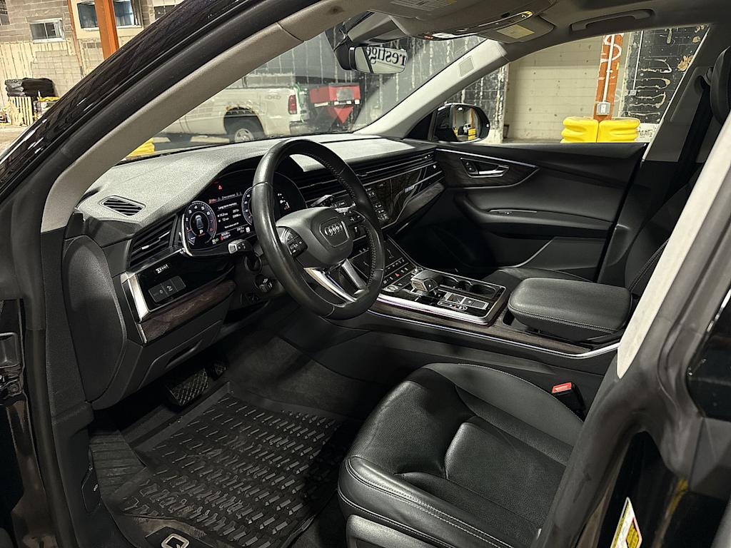 Thumbnail: 2020 Audi Q8 - 9
