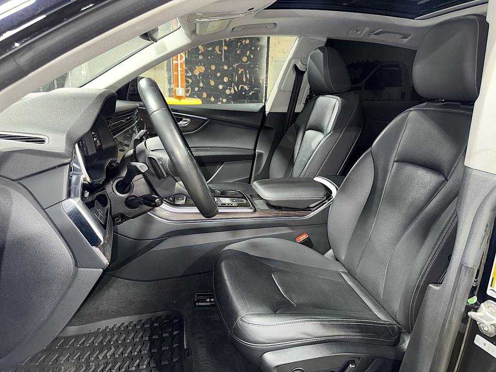 Thumbnail: 2020 Audi Q8 - 10