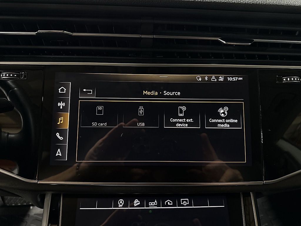 Thumbnail: 2020 Audi Q8 - 24