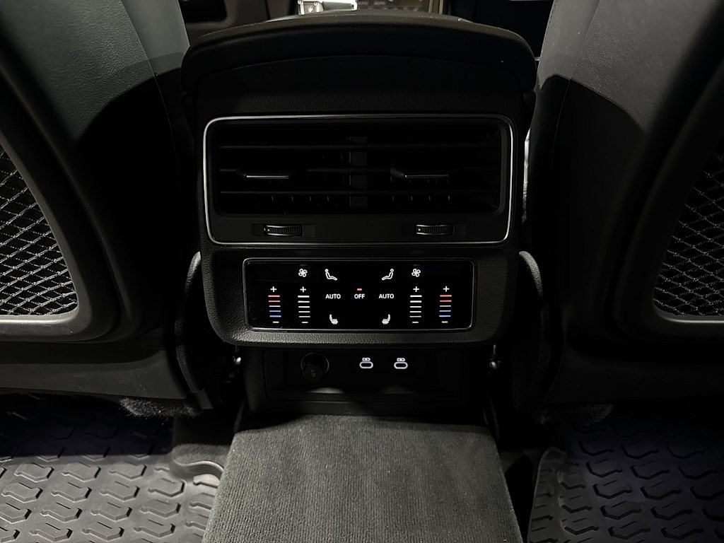 Thumbnail: 2025 Audi Q7 - 33