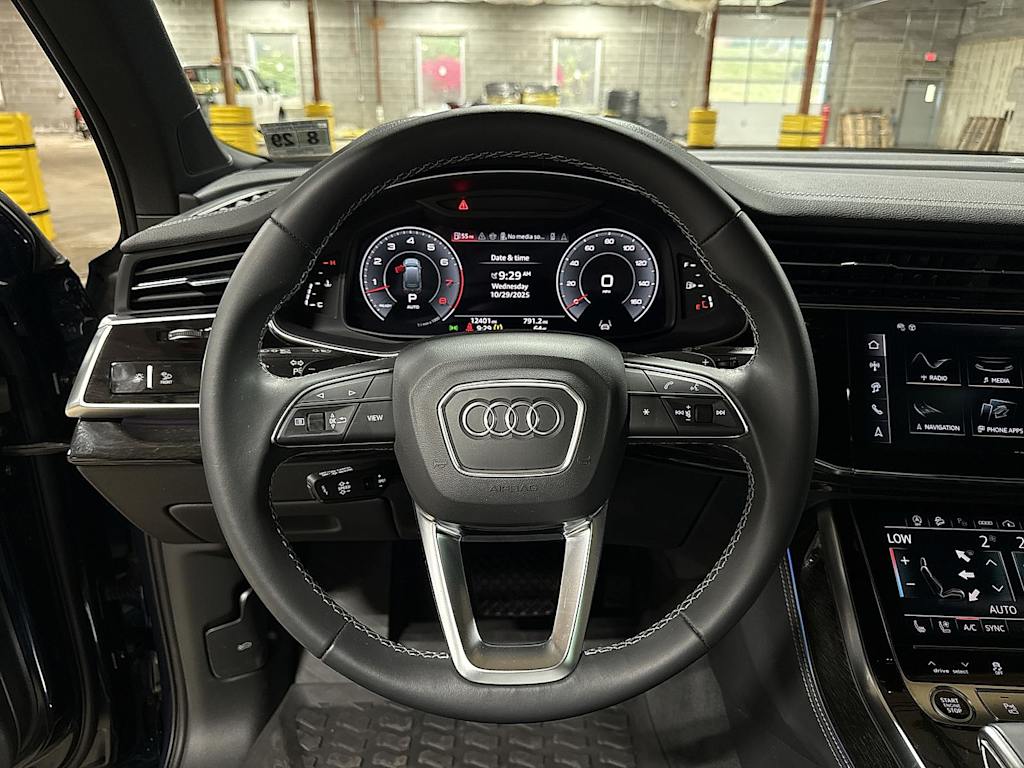 Thumbnail: 2025 Audi Q7 - 2