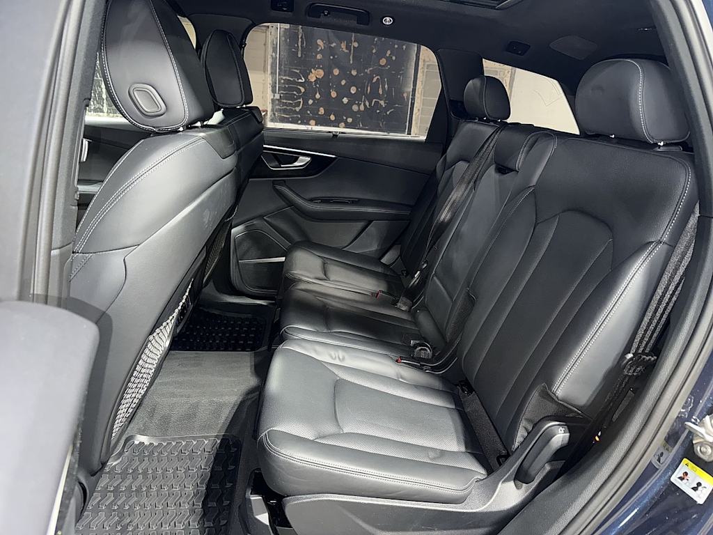 Thumbnail: 2025 Audi Q7 - 12