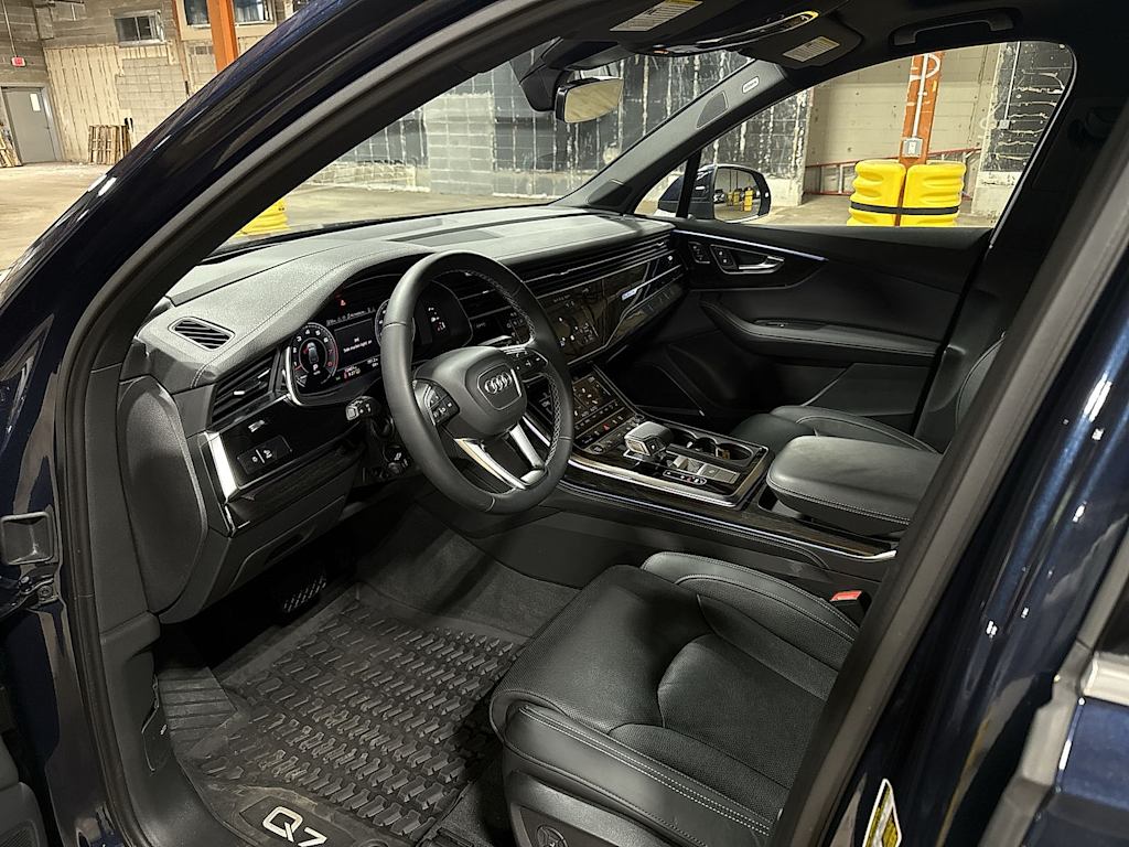 Thumbnail: 2025 Audi Q7 - 10