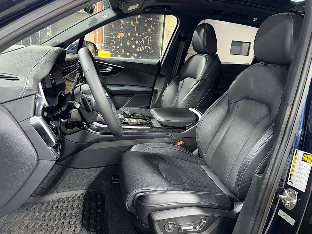 Thumbnail: 2025 Audi Q7 - 11