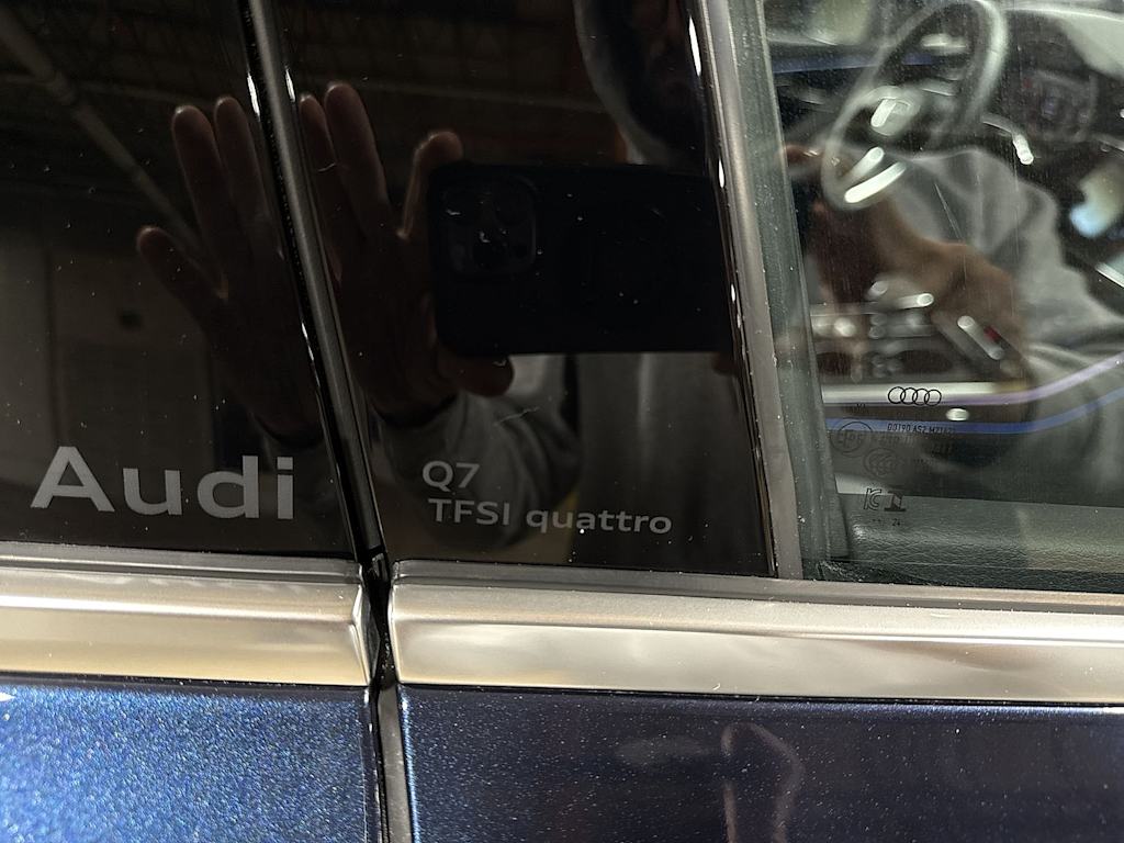 Thumbnail: 2025 Audi Q7 - 14