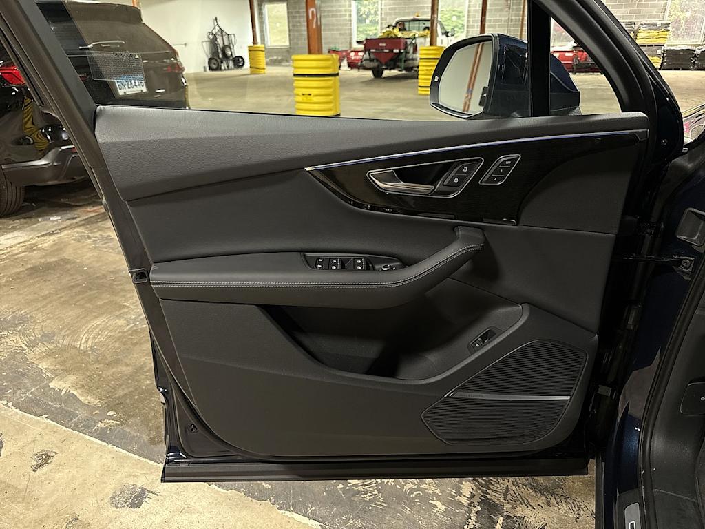 Thumbnail: 2025 Audi Q7 - 34