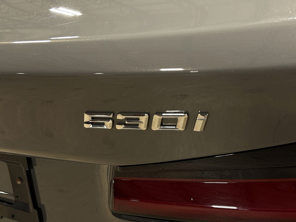 Thumbnail: 2021 BMW 5 Series - 29
