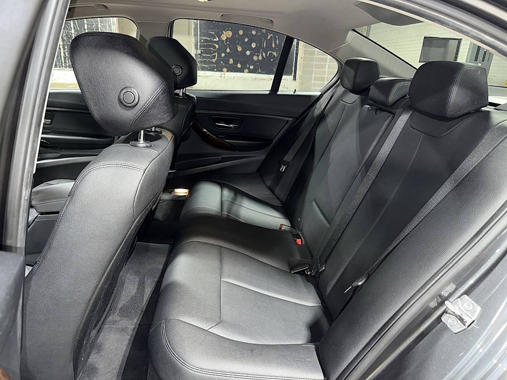 Thumbnail: 2015 BMW 3 Series - 11