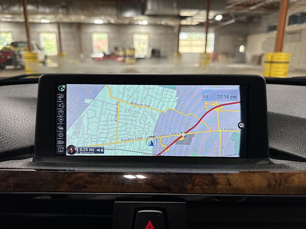 Thumbnail: 2015 BMW 3 Series - 12